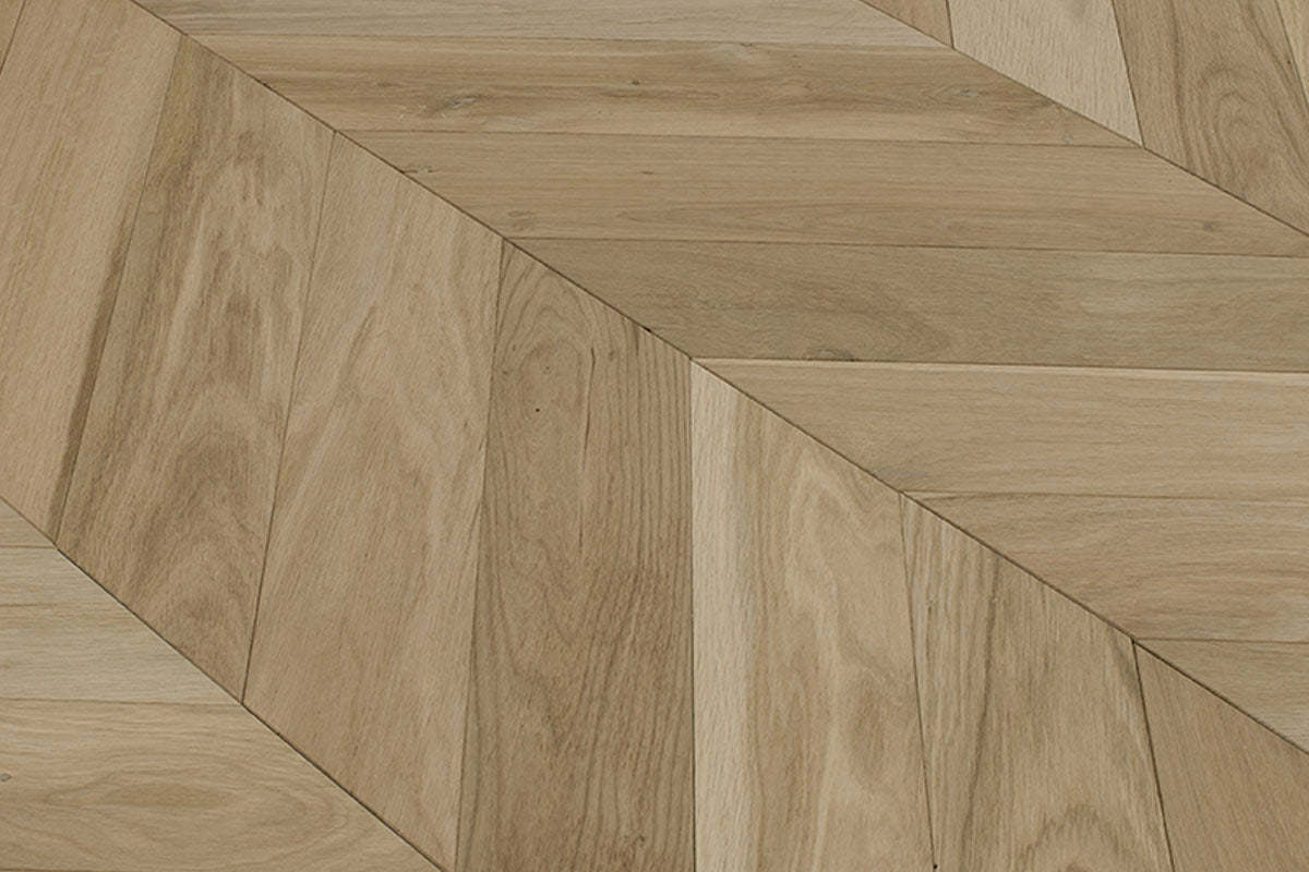 Galleria Professional Engineered Select Oak Chevron 14mm x 110mm Unfinished